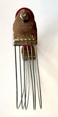 Vintage ANDROCK Wire Pastry Blender Dough Cutter Red Wood Handle Made in USA
