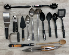 Kitchen Utensils Lot Of 17 Multiple Different Tools of Plastic, Stainless