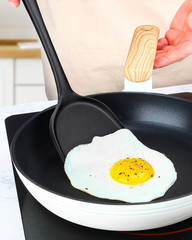 Pack of 2 Silicone Wok Spatula, Non-Stick, Heat Resistant, Easy to Clean and Dis