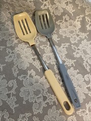 2 Vintage Ekco-Like Unbranded Nylon Slotted Spoon Serving Cooking 11.5” Blue Whi