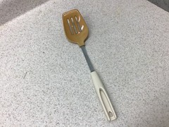Vintage Ekco-Like Unbranded Nylon Slotted Spoon beige/yellow Serving Cooking