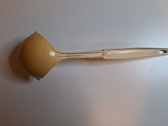 Ekco Vintage Beige plastic kitchen ladle, made in USA dishwasher safe