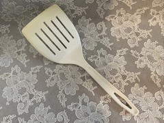 Vintage Unbranded Nylon Spatula 5 Slot Short Handle 11” Flipper Turner