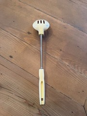 Vintage Ekco-Like Unbranded Nylon Slotted Spoon beige Serving Cooking Utensil