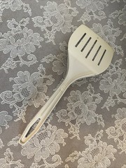 Vintage Unbranded Nylon Spatula 5 Slot Short Handle 11” Flipper Turner