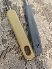 2 Vintage Ekco-Like Unbranded Nylon Slotted Spoon Serving Cooking 11.5” Blue Whi