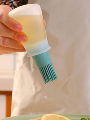 Silicone Oil Brush for Cooking Baking BBQ Non-Stick Heat Resistant Kitchen Tool