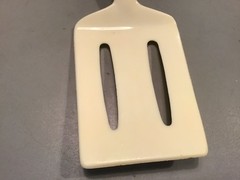 Vintage Unbranded Plastic Slotted Spatula Flipper Turner w/Roses on Handle