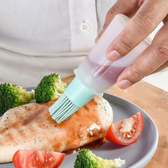 Silicone Heat-Resistant Food Grade Kitchen Baking Oil Dispenser with Small Brush