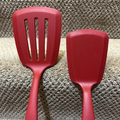 KITCHENAID PROFESSIONAL RED UTENSIL LOT BAKING SPATULA & LARGE SLOTTED SPATULA