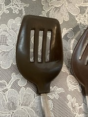 2 Vintage Ekco-Like Unbranded Nylon Slotted Spoons Serving Cooking 11.5” Brown