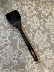 Vintage Unbranded Tailormade-style 2 Slot Spatula Turner Flipper Nylon Plastic