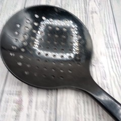 Vintage Ultratemp Black Round Slotted Holes Serving Spoon 2118 Robinson Knife
