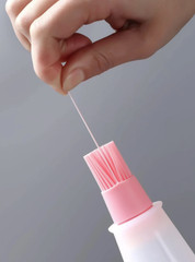1pc Silicone BBQ Oil Brush – Basting, Cake, Bread & Pastry Kitchen Gadget – NEW