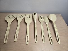 7 pc VTG King Kraft Nylon Plastic Kitchen Utensils Cooking Spoons Tan Lot USA