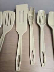 7 pc VTG King Kraft Nylon Plastic Kitchen Utensils Cooking Spoons Tan Lot USA