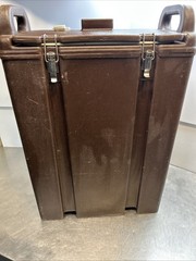 CAMBRO 500LCD 4.75 Gallon Hot & Cold Beverage Dispenser. BROWN