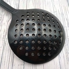 Vintage Ultratemp Black Round Slotted Holes Serving Spoon 2118 Robinson Knife