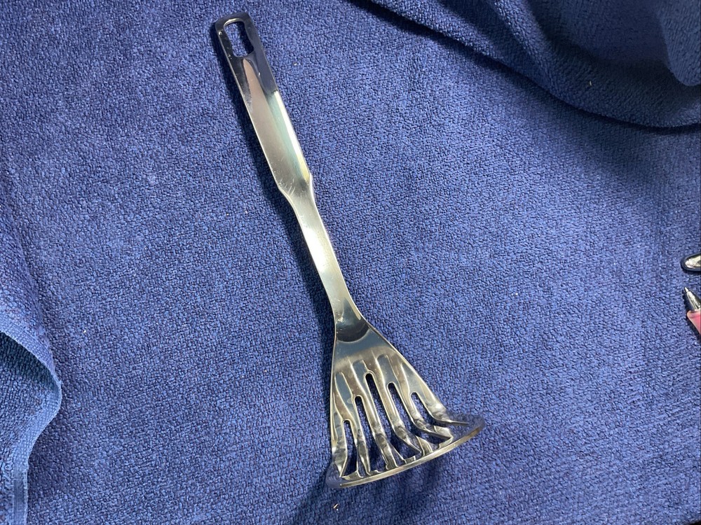 Rostfrei Inox Heavy Duty 18/8 Stainless Steel Slotted Angled Potato Masher