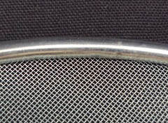 Spatter Screen / Grease Guard ~ Fine Mesh Metal Screen w/Handle ~ Fits Most Pans