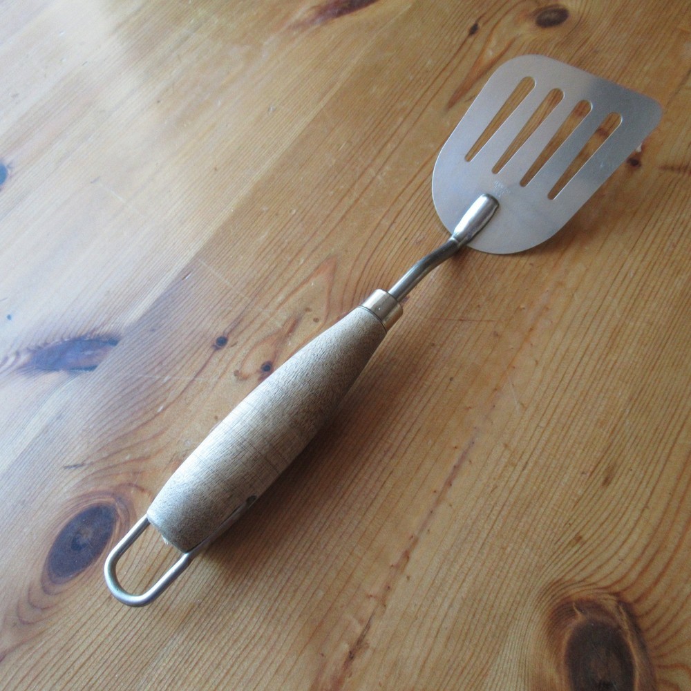 Unbranded Stainless Steel Slotted Spatula Turner Wood Handle Short USA 11″