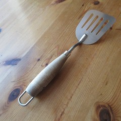 Unbranded Stainless Steel Slotted Spatula Turner Wood Handle Short USA 11″