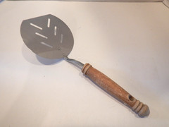 VTG Slotted Wide Round Chrome Spatula Metal Turner Wood Handle Short 11″ Long