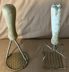 Lot Of 16 VINTAGE Kitchen Tools-Mashers Spatulas Hand Mixer Pot Strainer Etc
