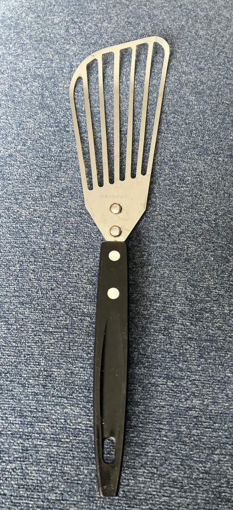 Vintage Stainless Steel Slotted Fish Spatula Flipper 11.5 Inches Long Unbranded