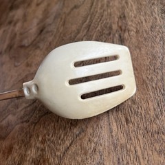 Vintage Unbranded Almond Cream Nylon Slotted Spoon Wood Riveted Handle 12”