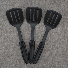 11.61-Inch Heat-Resistant Non-Stick Turner with Comfortable Handle for Home Use