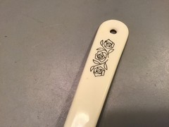 Vintage Unbranded Plastic Slotted Spatula Flipper Turner w/Roses on Handle