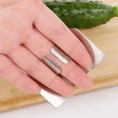 1pc Stainless Steel Finger Guard – Safe & Reusable Kitchen Cutting Tool – NEW