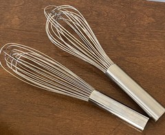 Lot of 2 Stainless Balloon Whisks PADERNO & Unbranded Pampered Chef (?) 10″