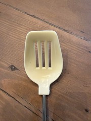 Vintage Ekco-Like Unbranded Nylon Slotted Spoon beige Serving Cooking Utensil