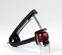 OXO Good Grips Cherry And Olive Pitter (Pit Remover) – Black – Dishwasher Safe