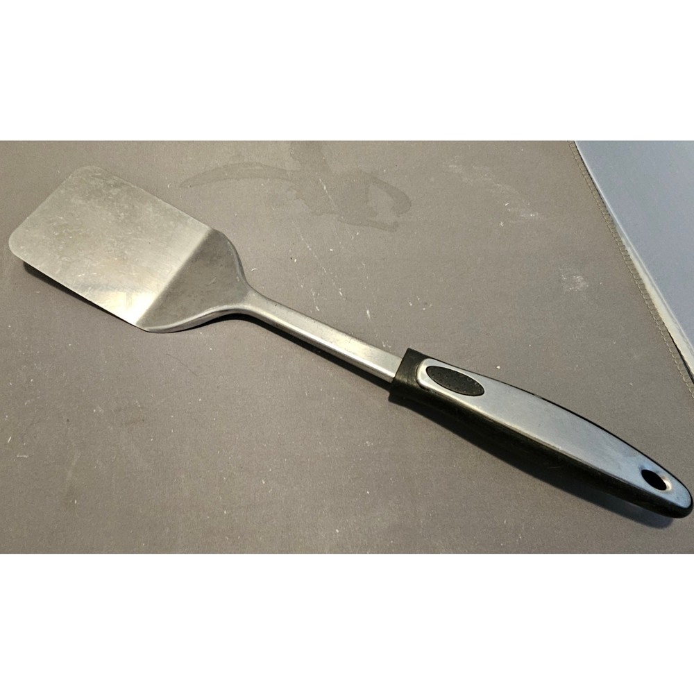Stainless Steel 13-1/4″ Flipper/Spatula – Silver/Black – China