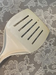 Vintage Unbranded Nylon Spatula 5 Slot Short Handle 11” Flipper Turner