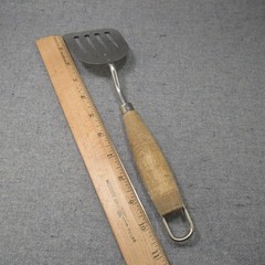 Unbranded Stainless Steel Slotted Spatula Turner Wood Handle Short USA 11″