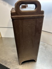 CAMBRO 500LCD 4.75 Gallon Hot & Cold Beverage Dispenser. BROWN