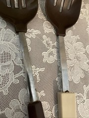 2 Vintage Ekco-Like Unbranded Nylon Slotted Spoons Serving Cooking 11.5” Brown