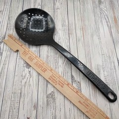 Vintage Ultratemp Black Round Slotted Holes Serving Spoon 2118 Robinson Knife