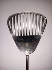 Vtg A&J Kitchamajig Slotted Spoon Whisk Strainer Utensil Red Wood Handle 12” USA