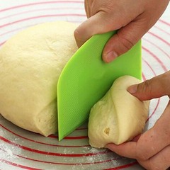 Plastic Dough Scraper Flexible Bowl Scraper Pastry Cutter Bread Baking Tool