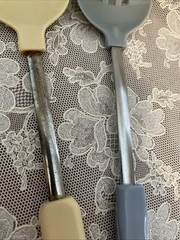 2 Vintage Ekco-Like Unbranded Nylon Slotted Spoon Serving Cooking 11.5” Blue Whi