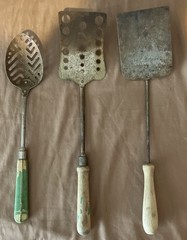 Lot Of 16 VINTAGE Kitchen Tools-Mashers Spatulas Hand Mixer Pot Strainer Etc