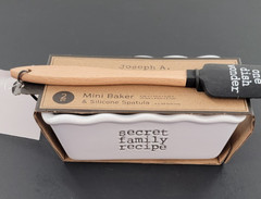 Joseph A. Collection – 2 pc. Mini Stone Baker & Silicon Spatula Gift Set NEW