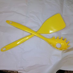 Melamine Kitchen Spatula Pasta Spoon Sunshine Yellow Utensil Unbranded ~Vintage~