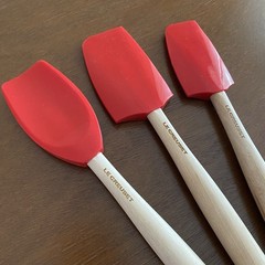 Le Creuset Craft Series Cerise Silicone Spatula Set of 3 Wood Handle Red USED