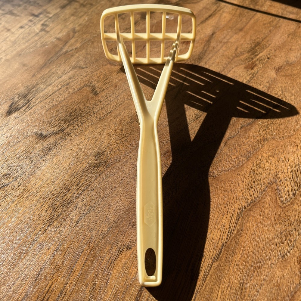 Vintage Foley Potato Masher Almond Cream Plastic Mid Century Kitchen Utensil USA